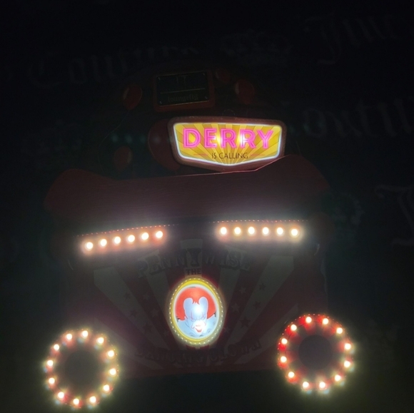 Loungefly It 2 Light Up Mini Backpack (Books-A-Million Exclusive). - Picture 7 of 7